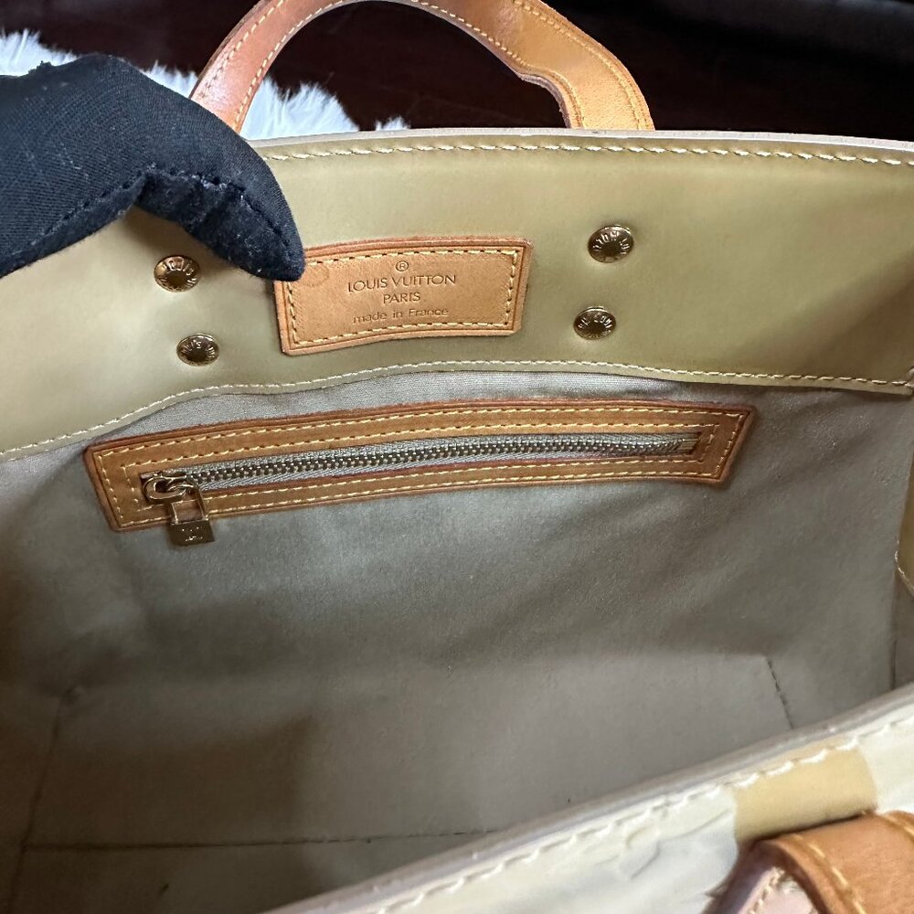 ❌SOLD❌ Authentic Louis Vuitton Monogram Vernis Reade PM Tote - Picture 12 of 15